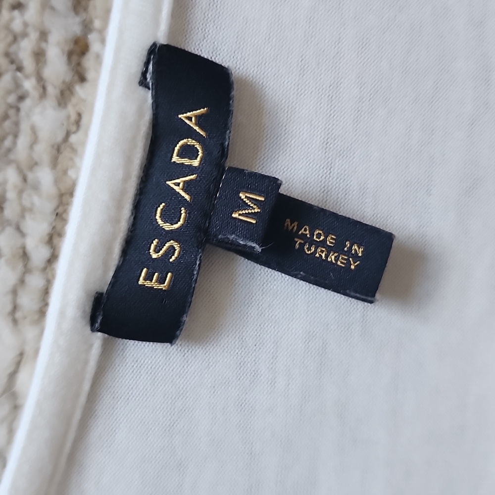 Escada Top - Picture 7 of 7